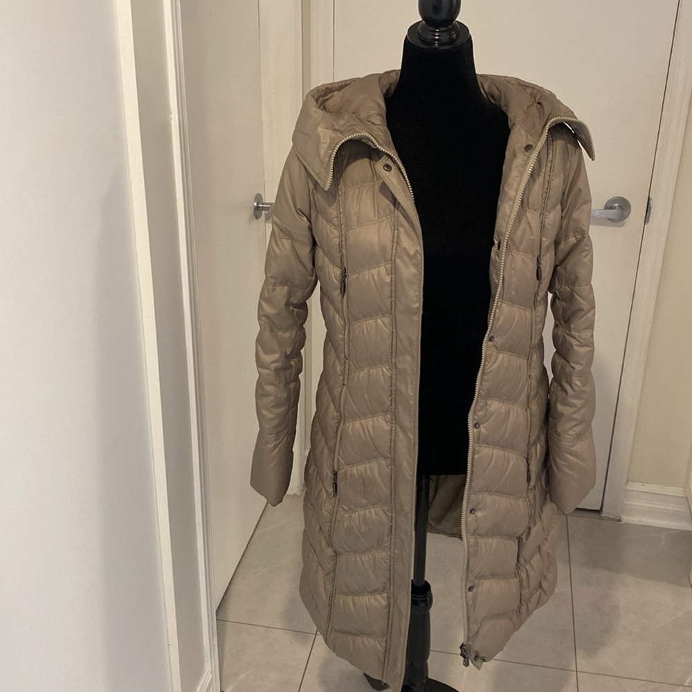 DECENTLY, DUCK DOWN WARM fitted Hooded midi length tan Puffer Coat SIZE MEDIUM - Picture 10 of 17